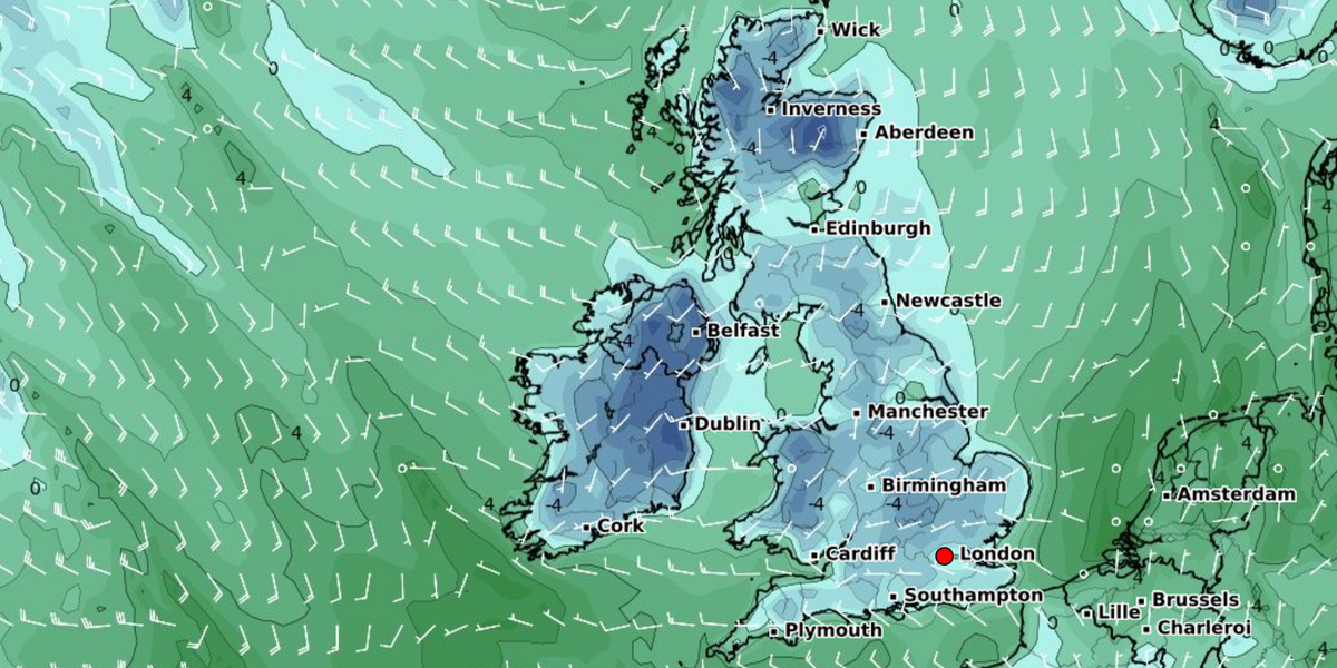 NextImg:UK cold weather: Met Office predicts 'risk of sleet' as maps show freezing chill sweeping Britain