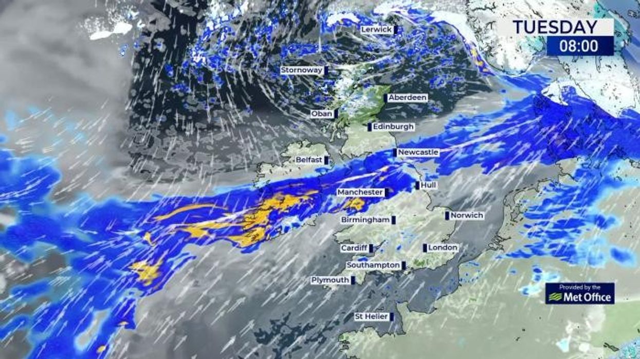 UK snow: Met Office says WHOLE day of snow could lead to power cuts and travel delays