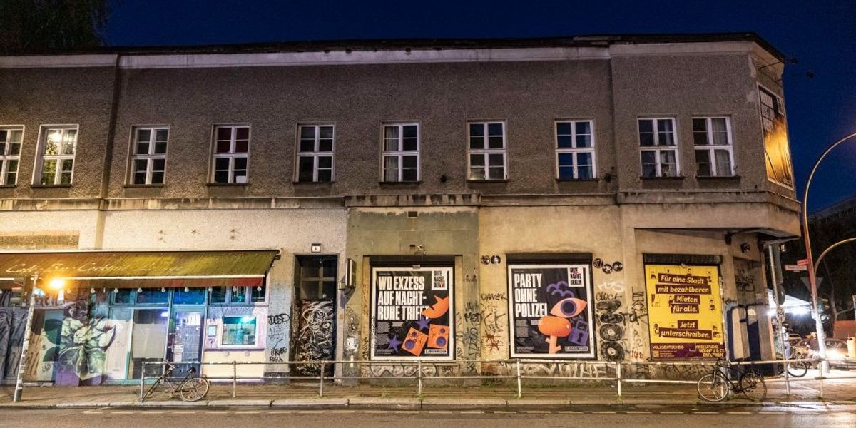 NextImg:Trans police officer 'assaults' two colleagues with penis pump and seriously injures their genitals