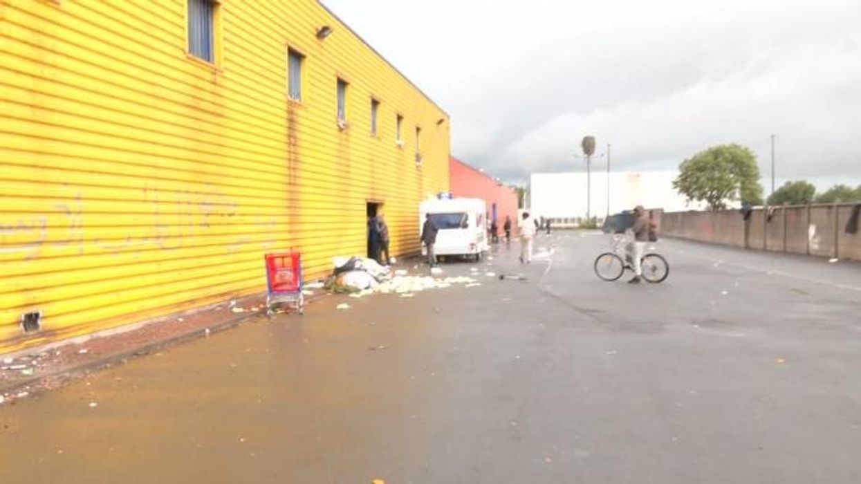 French officials using £132,000 in UK taxpayers' cash to build migrant fence