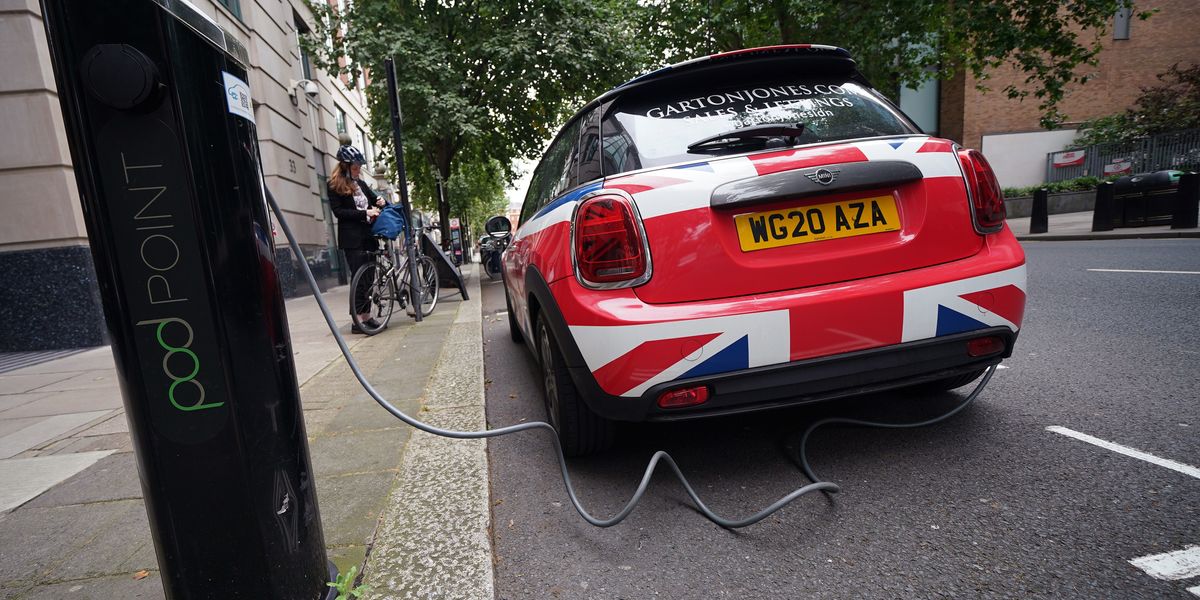 Electric car owners may be left stranded when charging amid mobile signal issues