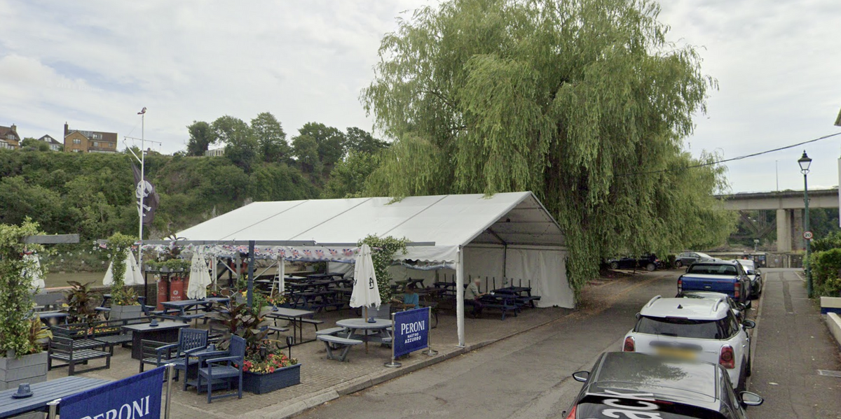 NextImg:'It's unacceptable!' Council row over 'Covid-style' pub marquee divides quaint British town for two-years
