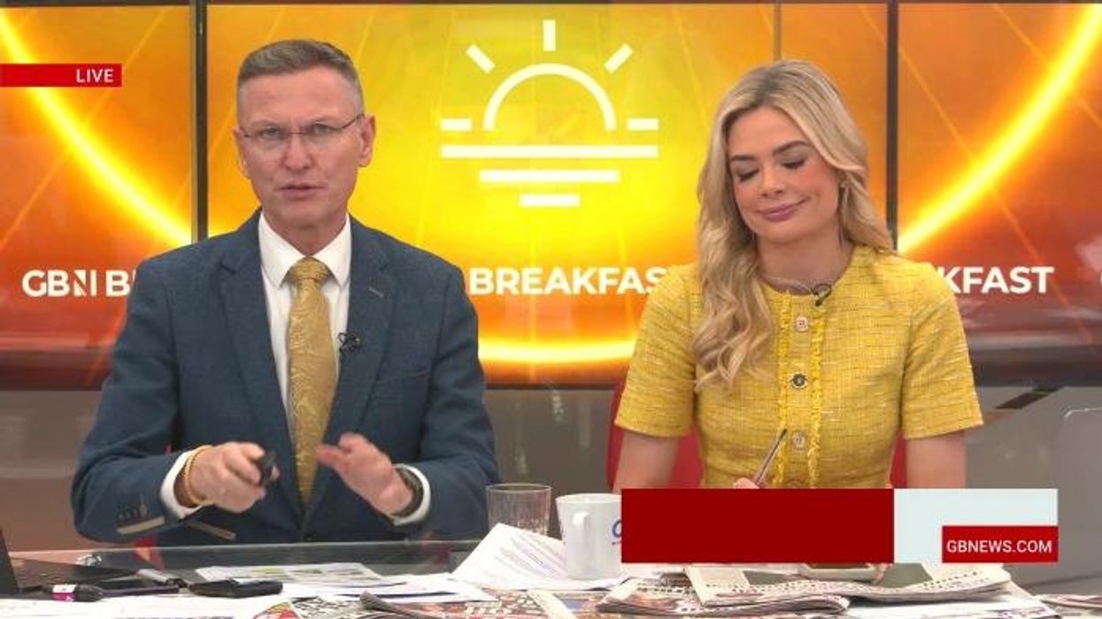 Farmers use tractors to BLOCK roads to Britain's largest shipping port in major new protest