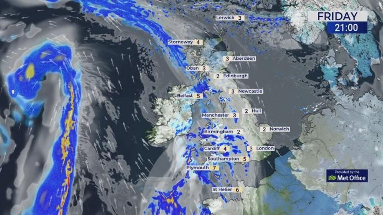 Met Office issue snow and ice weather warning as Britons urged to brace for possible ‘frozen rain’