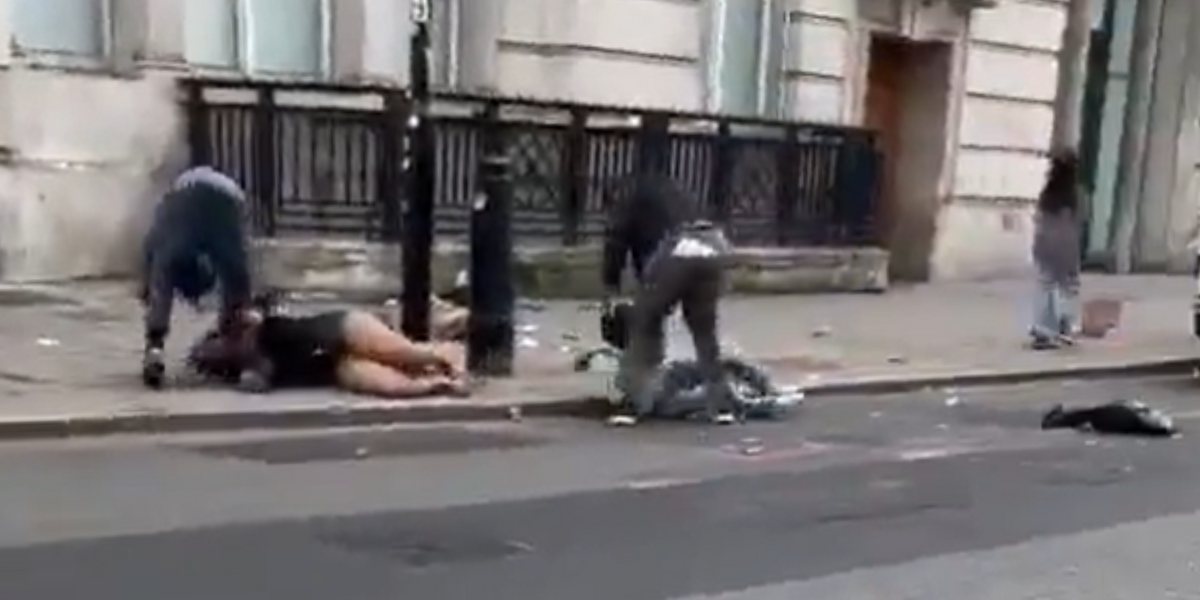 NextImg:Chaos in lawless London as two people mugged by violent thugs in broad daylight attack