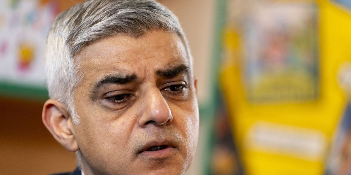 NextImg:Sadiq Khan blasted for 'rank hypocrisy' after failure to return controversial £5k donation