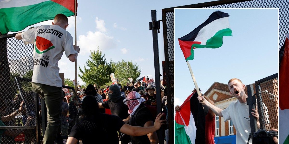 NextImg:Pro-Palestinian protesters break through police barrier at Democratic National Convention