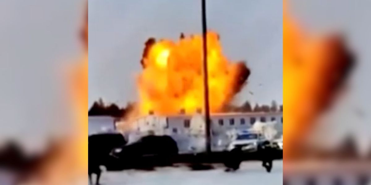 NextImg:Putin war factory DESTROYED as entire building bursts into fireball after Ukraine attack