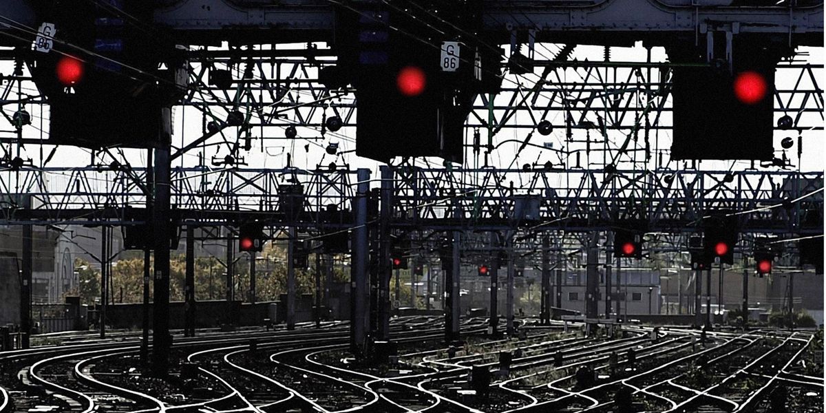 NextImg:Britons face major train delays as ‘nationwide fault’ causes rush hour commuter chaos