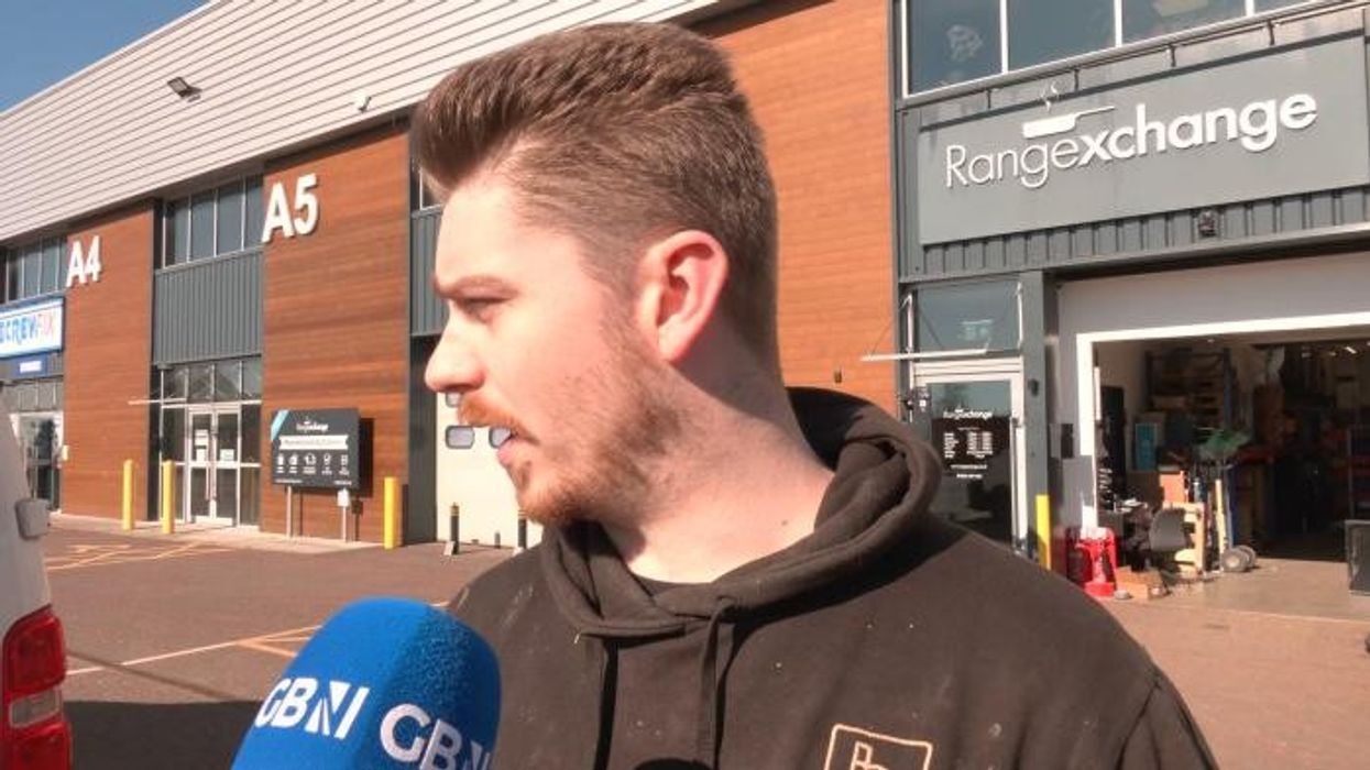 WATCH: White van men deliver resounding verdict on Keir Starmer’s major electric vehicle law change