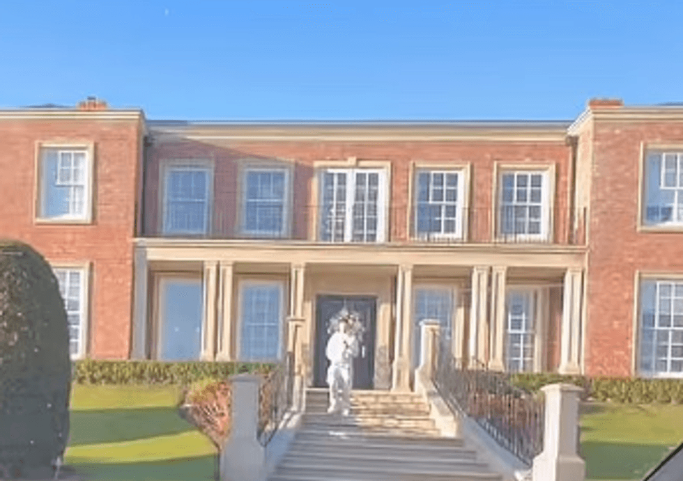 Wayne Rooney's \u00a320million Cheshire estate