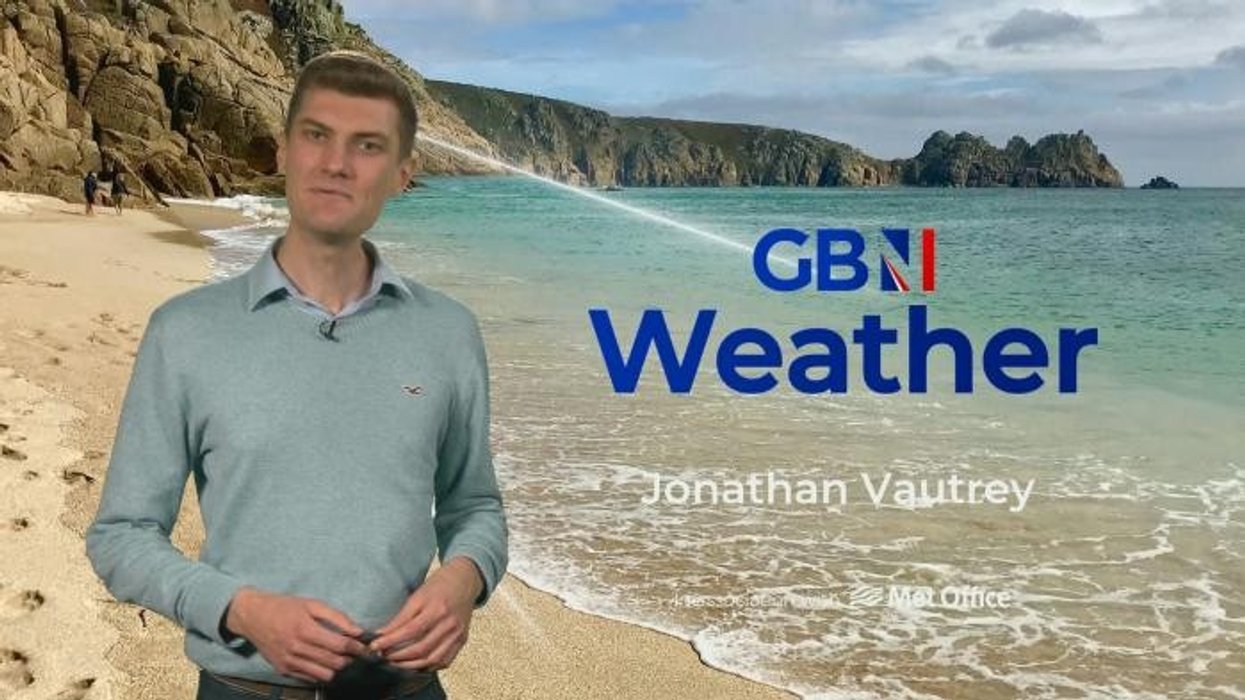 UK weather: Britain to be hotter than Barcelona this weekend as temperatures soar to 27C in just days