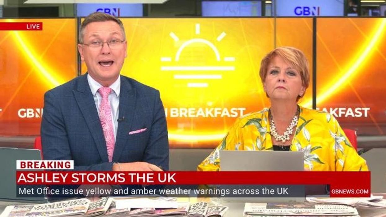 Weather journalist warns Brits ‘you are in for a bumpy ride’ as EXPLOSIVE winds BATTER the UK - ‘The south will feel it!’