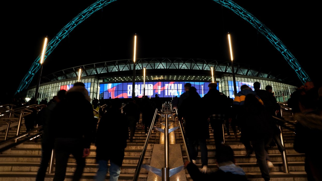 Wembley Arch lit up