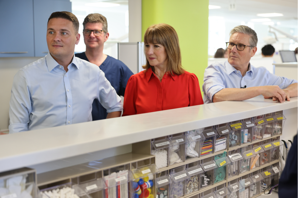Wes Streeting, Rachel Reeves and Keir Starmer at the hospital in Stratford
