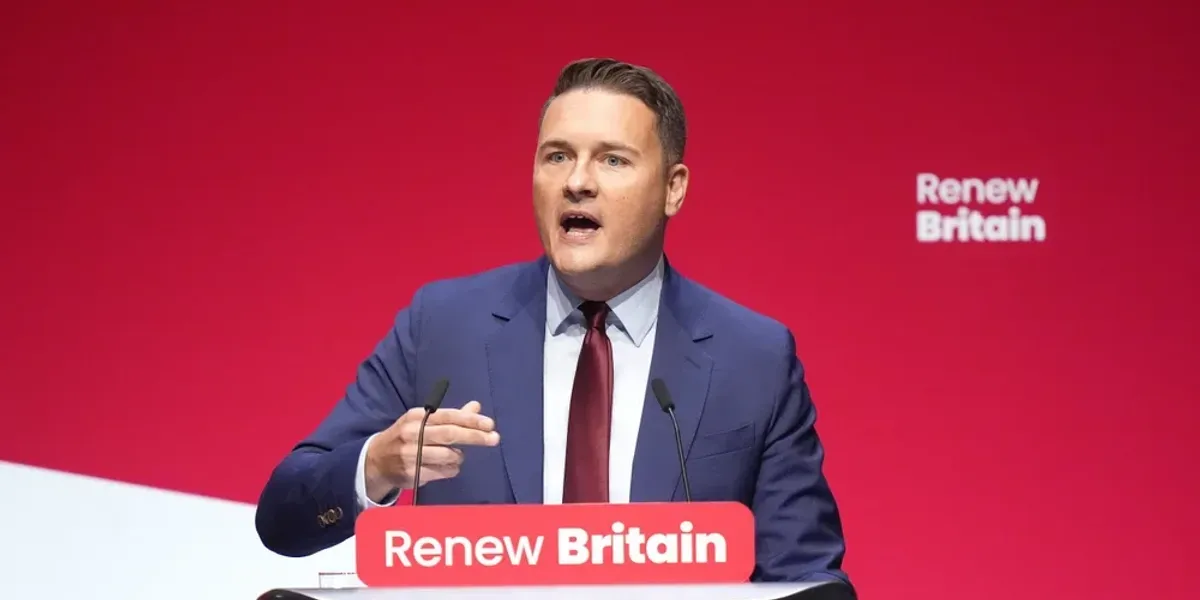 Trans row: Mother pleads for UK to stop allowing her child to take trans hormones thumbnail