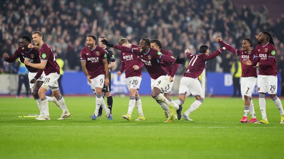 West Ham celebrate qualifying for FA Cup quarter finals