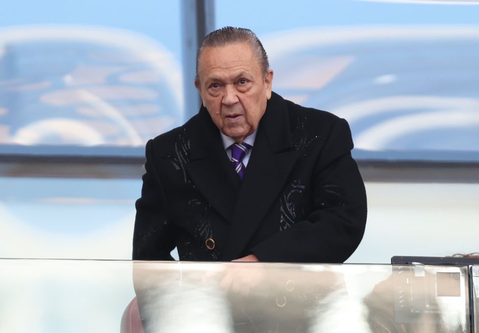 West Ham have confirmed that David Sullivan has quit his role at the club after 16 years of service