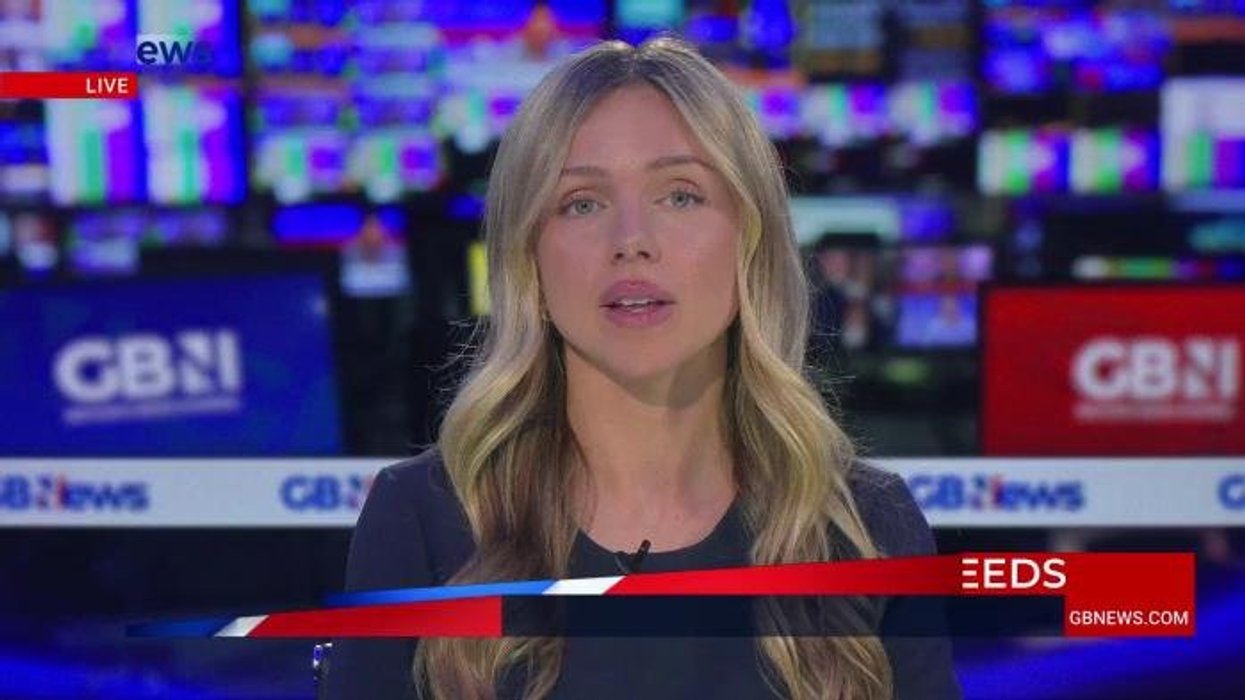 Murder investigation launched after teenager found in road with serious injuries dies in Leeds - Multiple arrests made