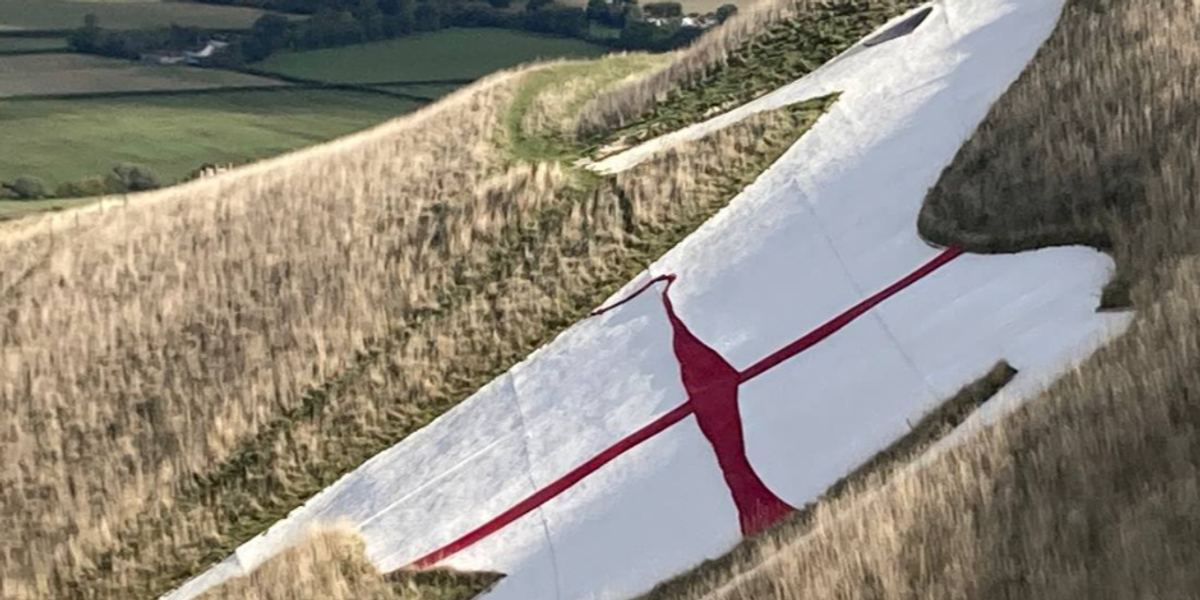 NextImg:St George's flag added to famous British landmark as police confirm 'no crime' was committed