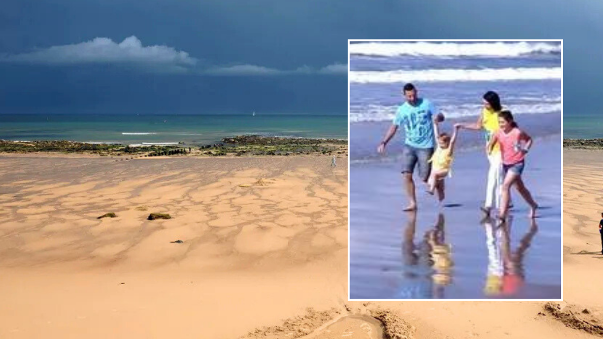 Whitby Beach / family on beach
