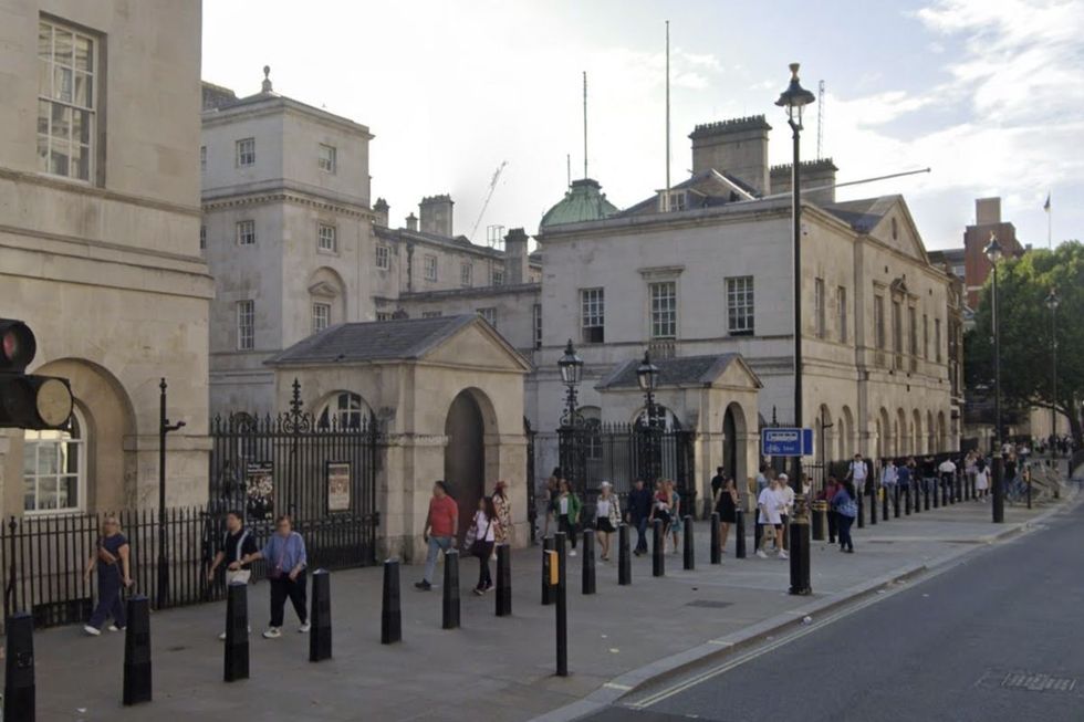 Whitehall 'completely cordoned off' after 'suspect package' sparks police incident\u200b
