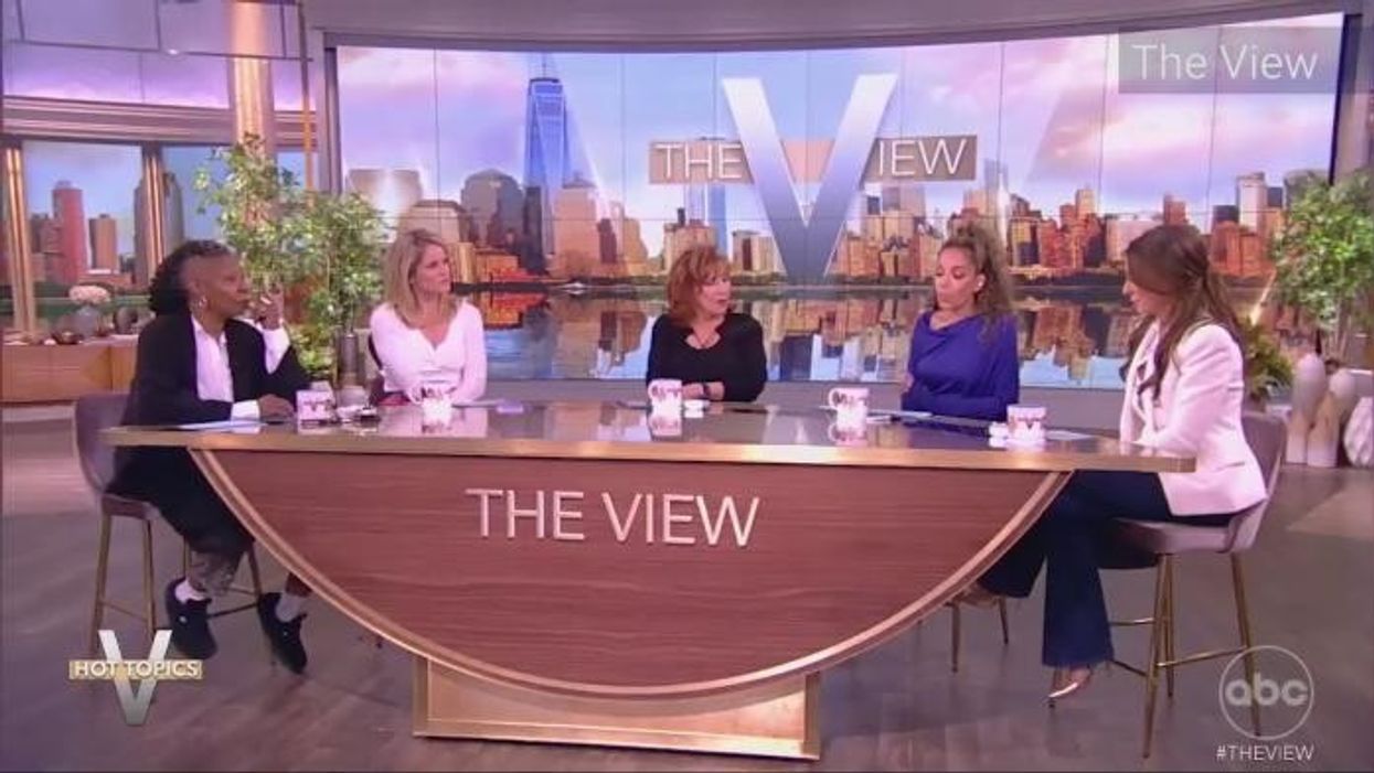 Whoopi Goldberg halts US talk show as she confronts audience member over rule break: ‘Don’t pull it out!'