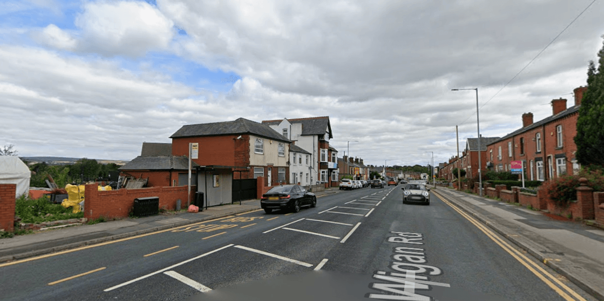 Four dead and five others injured in horror car crash Four dead and five others injured in horror car crash