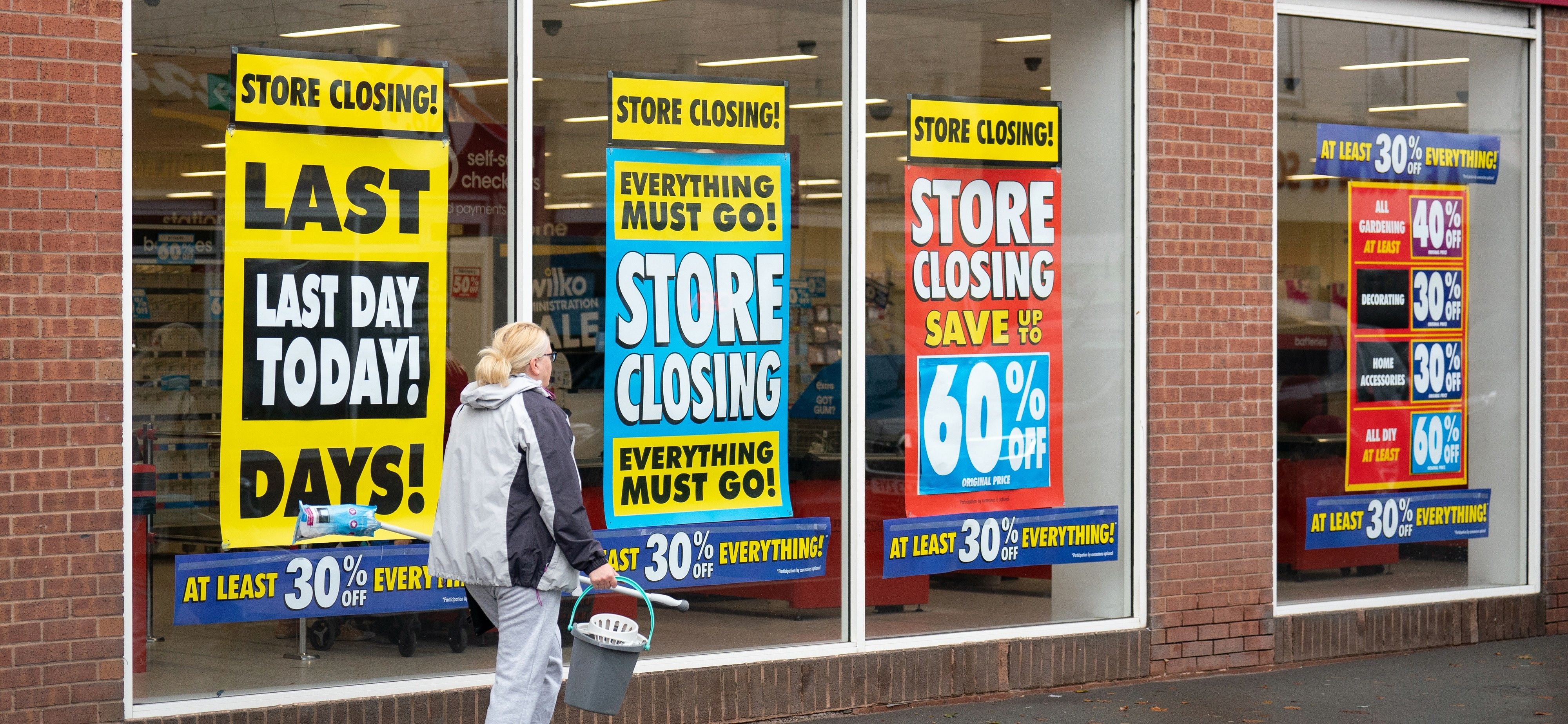 Wilko stores closing signs