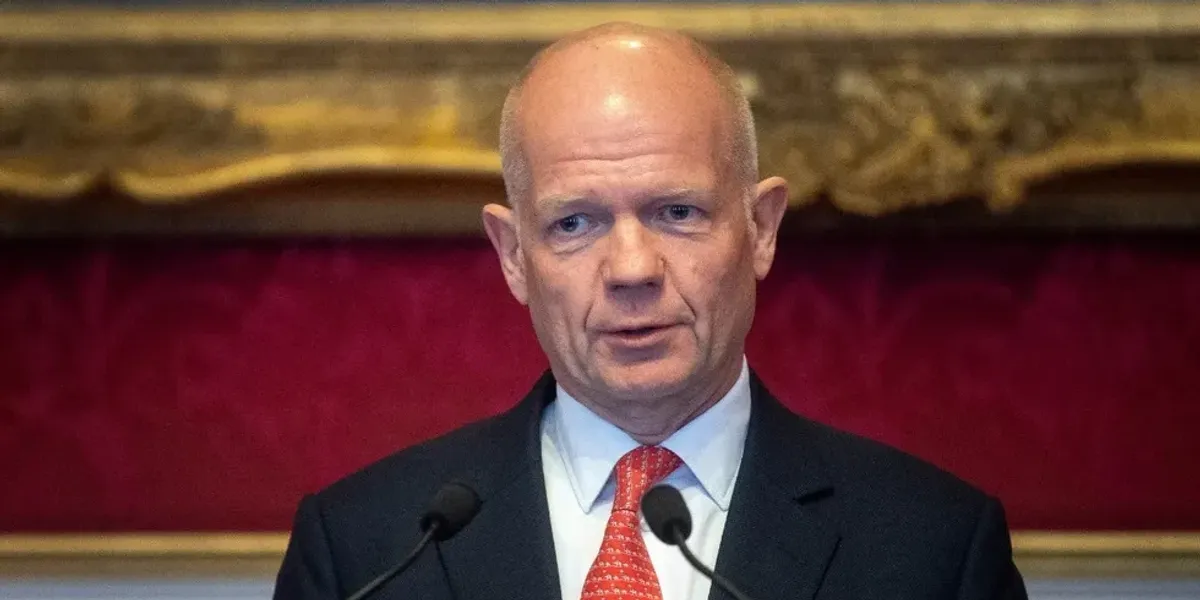 NextImg:Hague urges Sunak to send migrants to another country as he demands Rwanda plan B