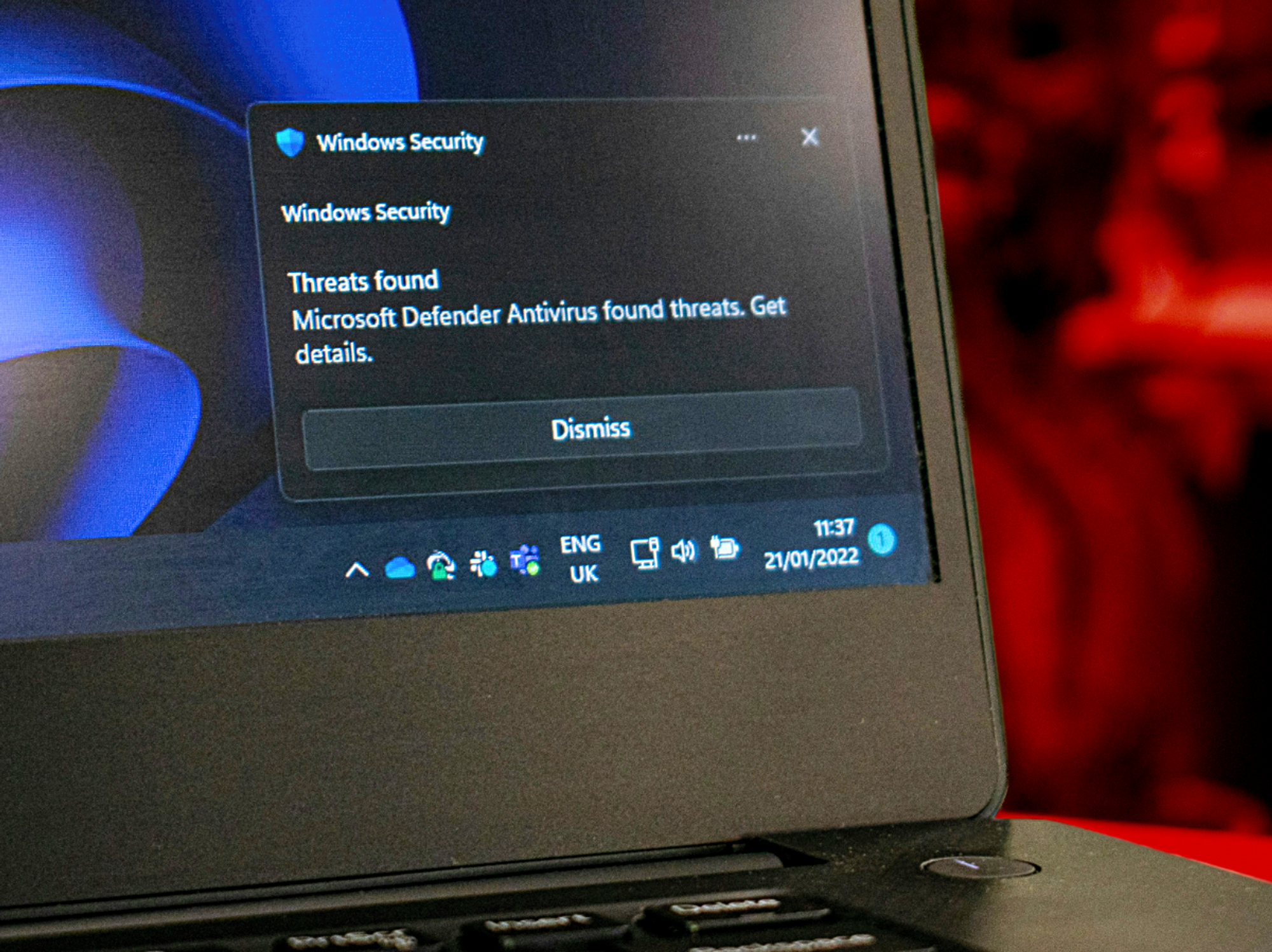 Windows 10 Threat Detection warning pop-up on Windows laptop