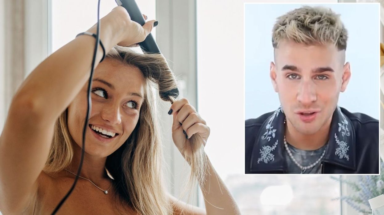 Woman curling her hair / Brad Mondo