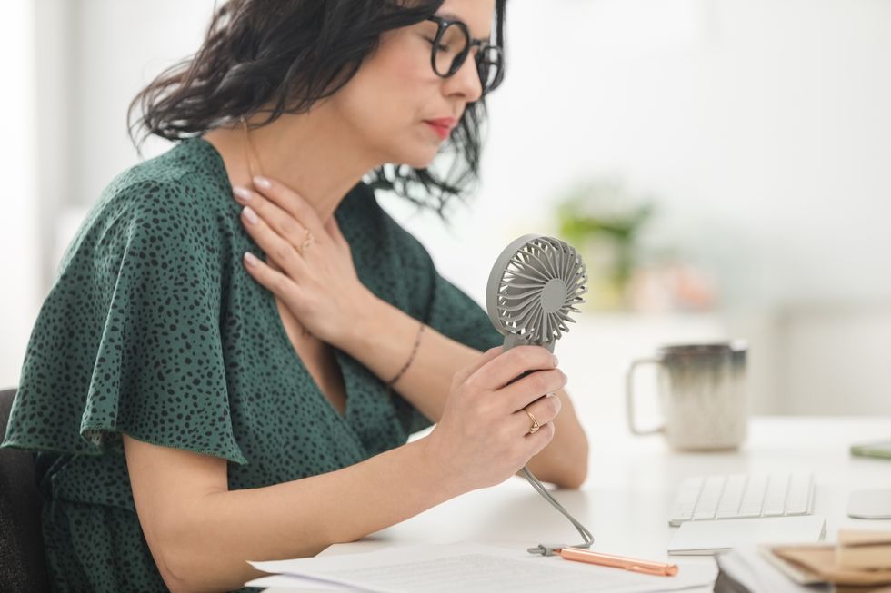 Tips for women on how to regulate their blood sugar during menopause

 Aitrend