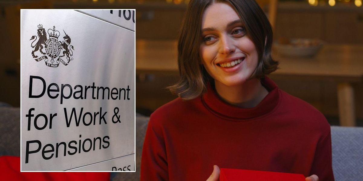 Should the £10 DWP Christmas bonus be raise to £119? Vote now Should the £10 DWP Christmas bonus be raise to £119? Vote now