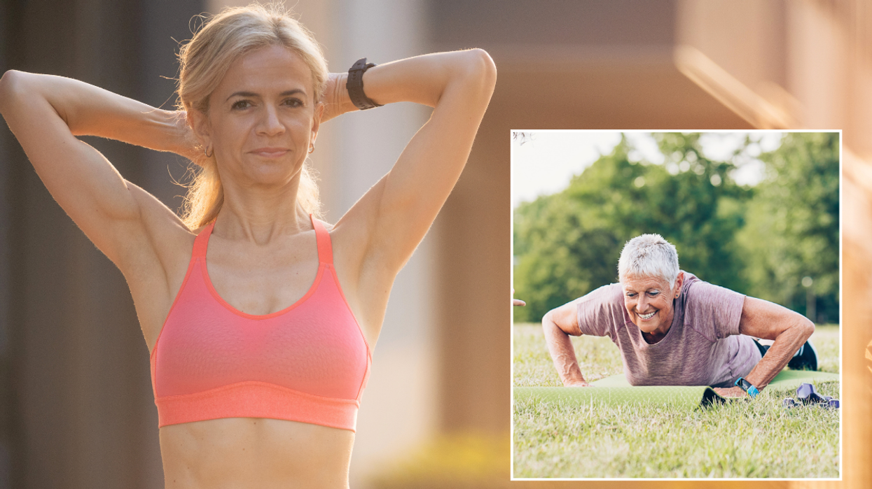 Woman in gym gear / woman doing push up