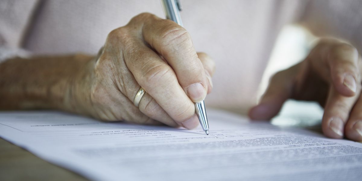 NextImg:'Disgusted!' 92-year-old sparks £800k inheritance row after ripping up will on deathbed