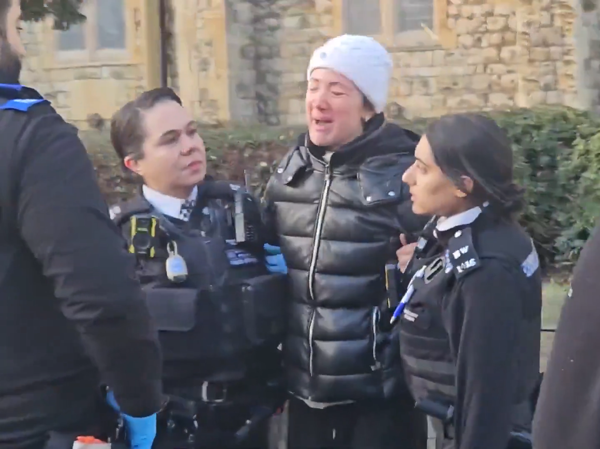 Women handcuffed after feeding pigeons