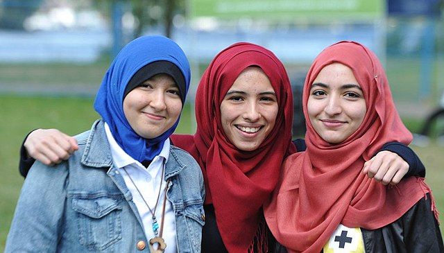 Women wearing veils in France