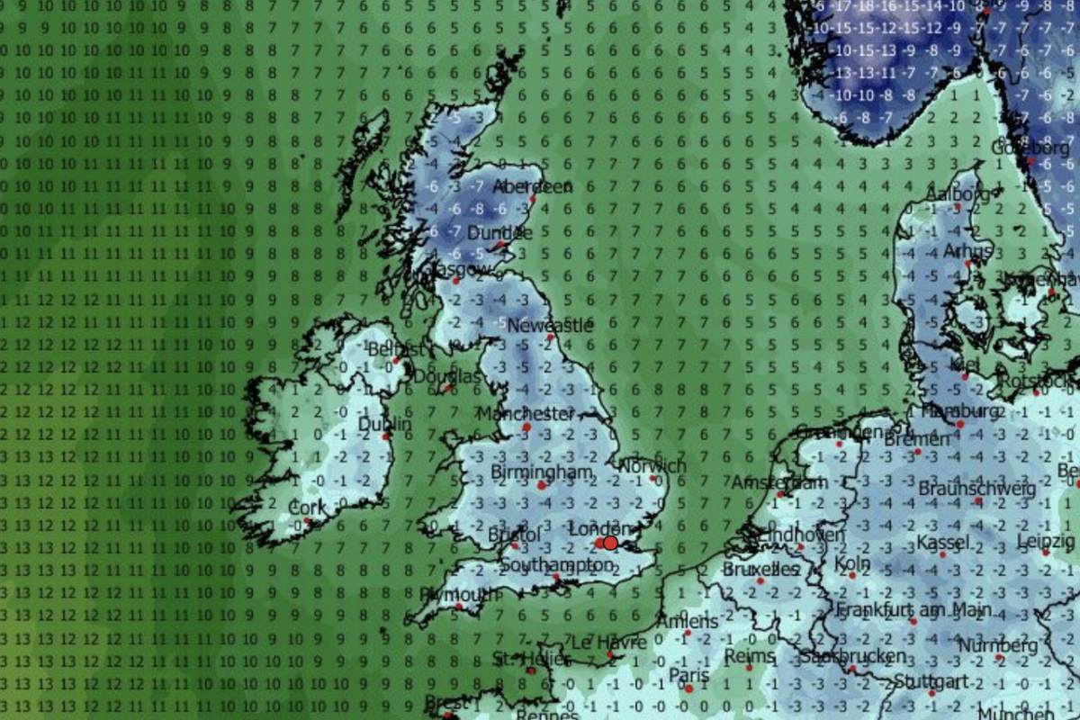 WX Charts map shows temperatures