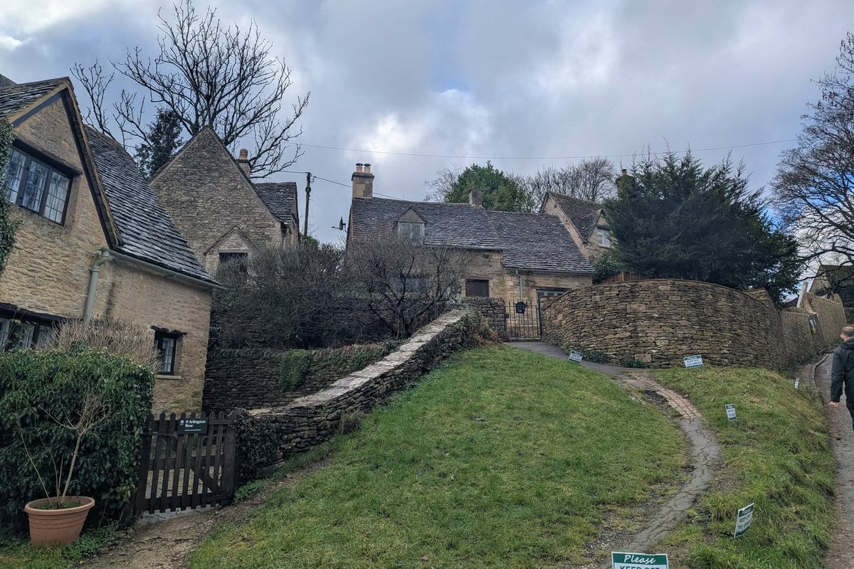 Yani Minkov's property