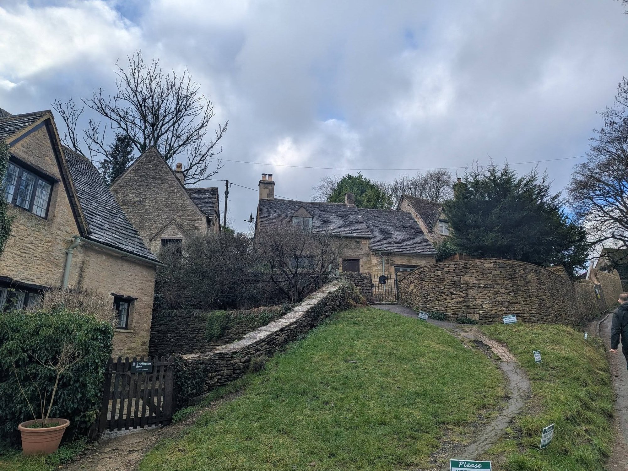 Yani Minkov's property