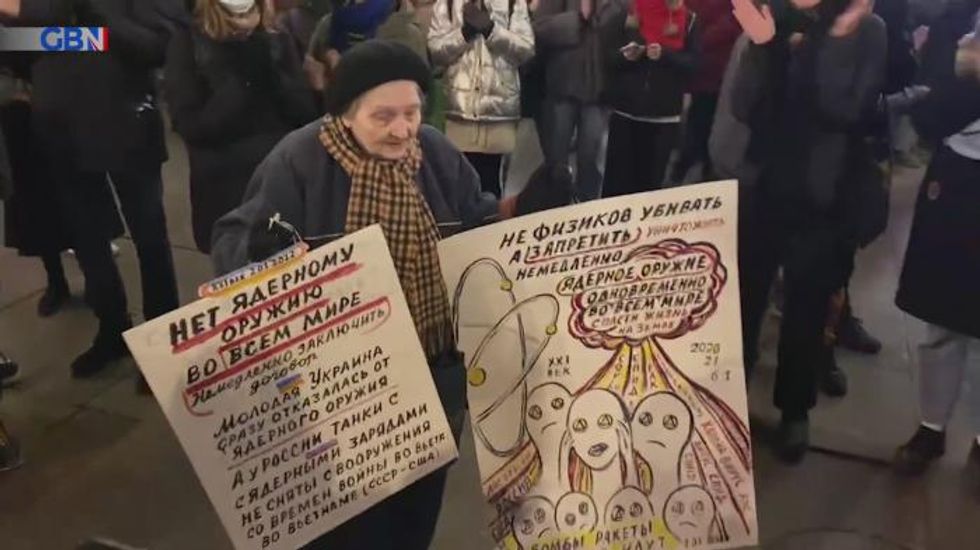 Elderly Russian woman brutally arrested in St Petersburg for protesting Putin's war – VIDEO