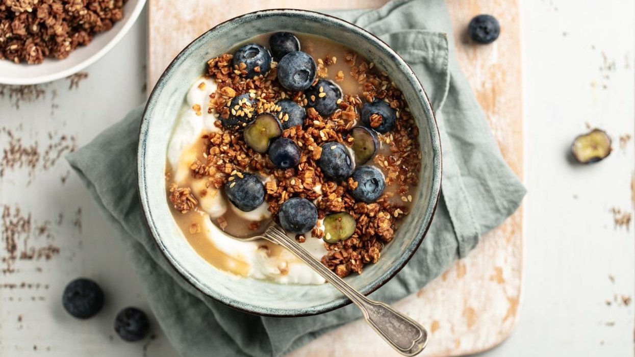 YOGHURT AND GRANOLA