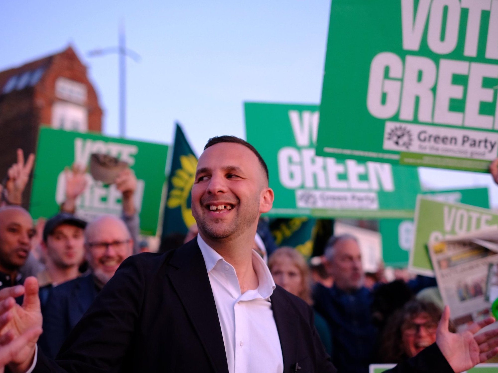 Zack Polanski joined his candidate Rob Yates for a last-minute rally in the heart of Margate