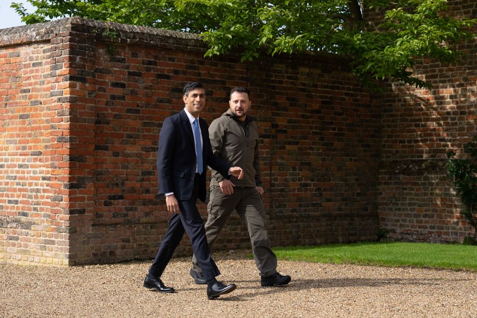Zelensky touched down at the Prime Minister's Buckinghamshire retreat this morning