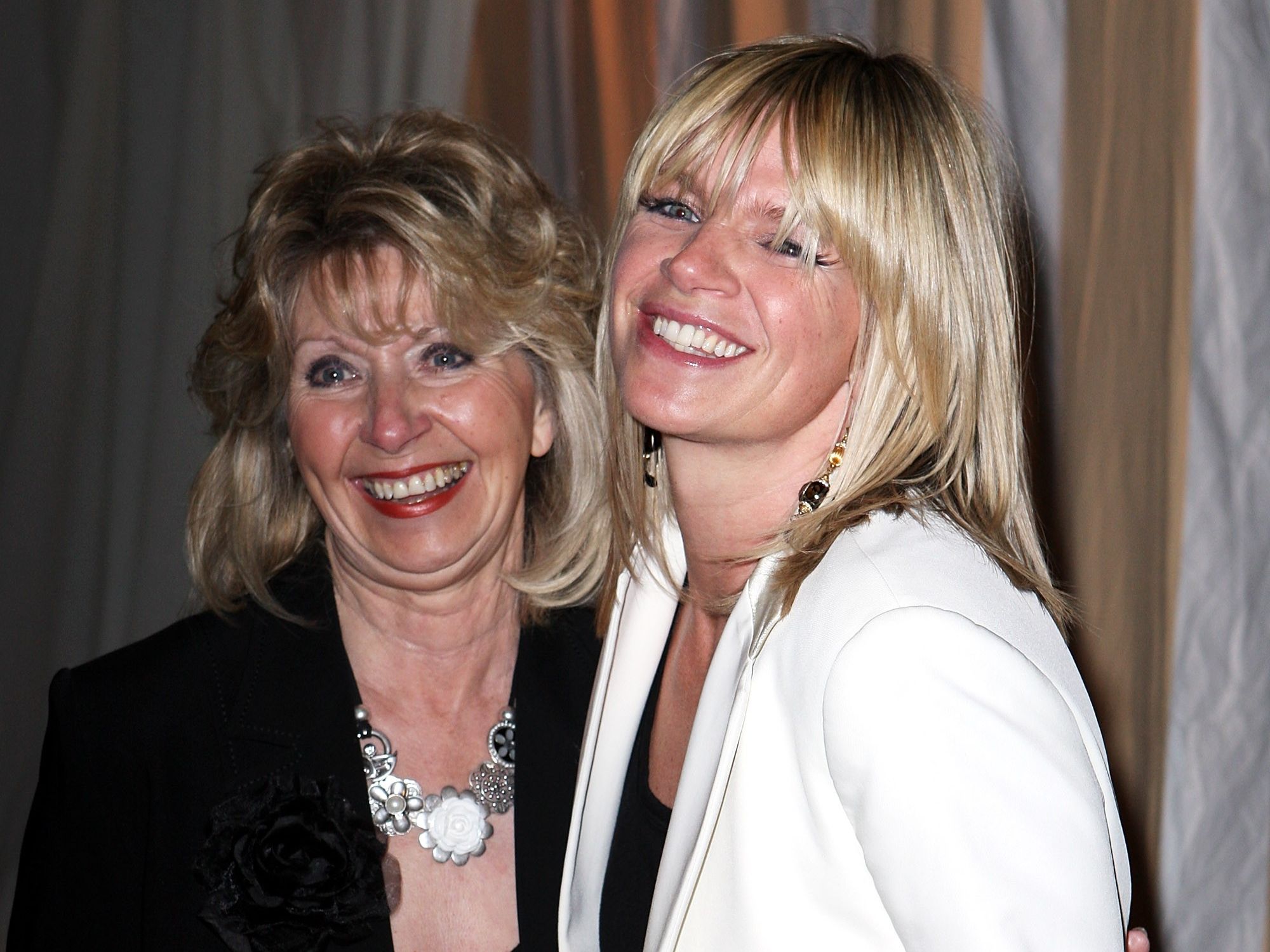 Zoe and Julia Ball in 2010